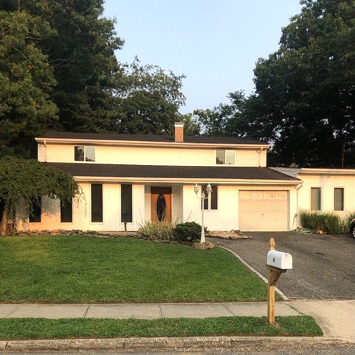 1st image of 10 Continental Dr