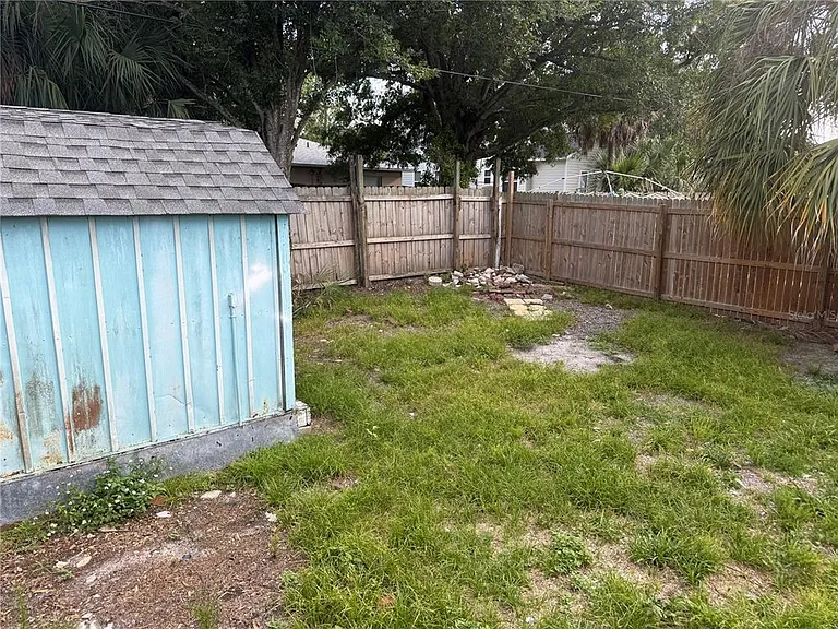 2116 W Pine St — Photo 5