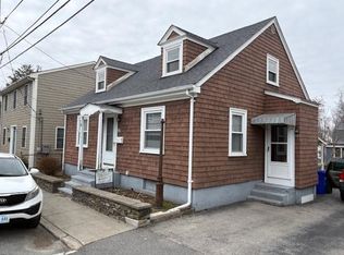 15 Bourne St, Bristol, RI 02809