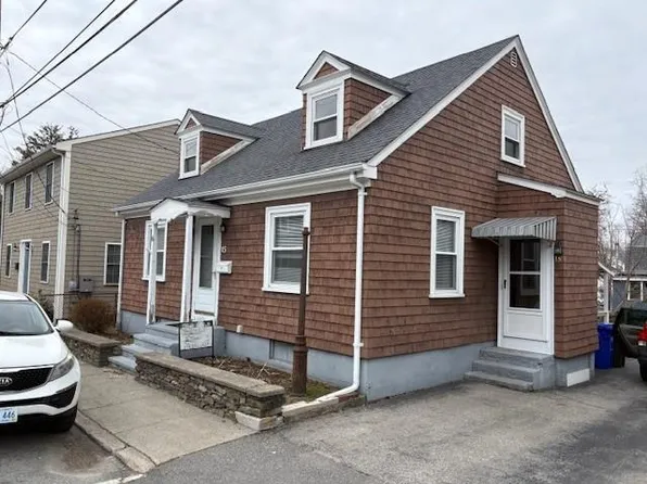 15 Bourne St, Bristol, RI 02809