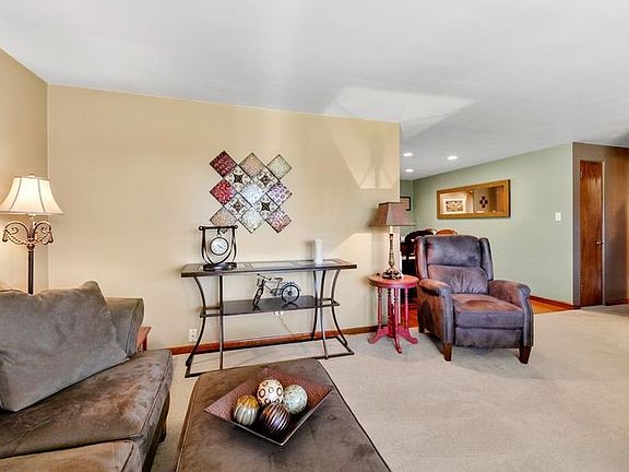 5th image of 100 Maria Ln