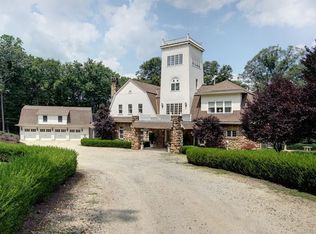 61 Carriage House Rd, Bernardsville, NJ 07924