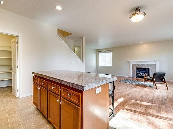 5th image of 4923 SE Firwood Crest Ln