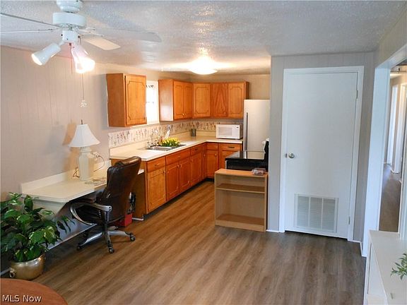 4th image of 1632 Glenwood Dr
