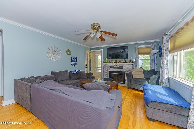 5th image of 407 Consaul Road