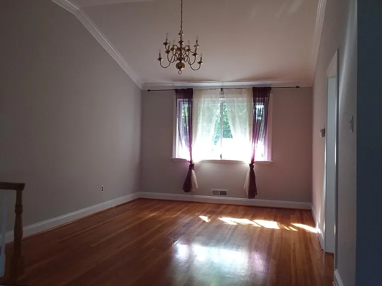 Knollwood Dr — Photo 7
