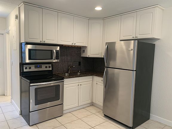 5th image of 629 Allen Ave