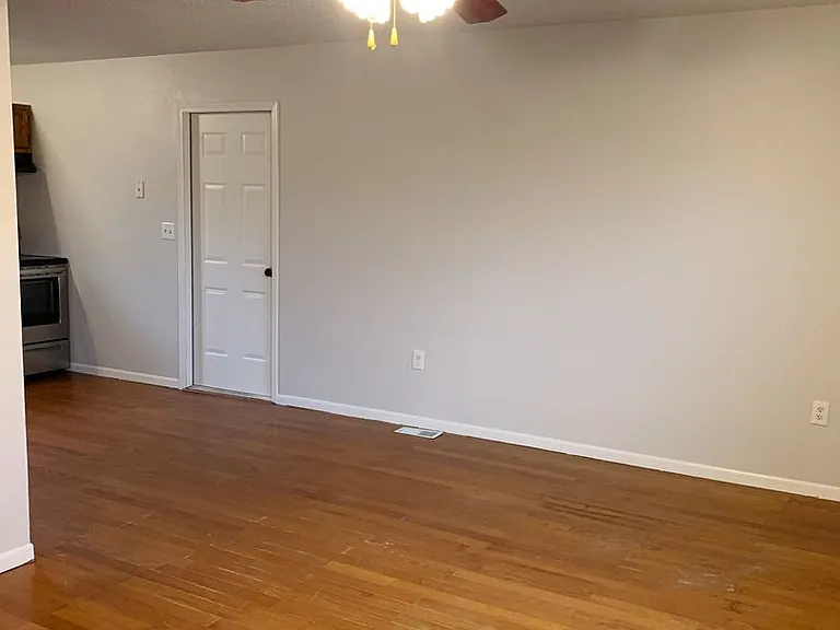 4404 Wabash Ave — Photo 8
