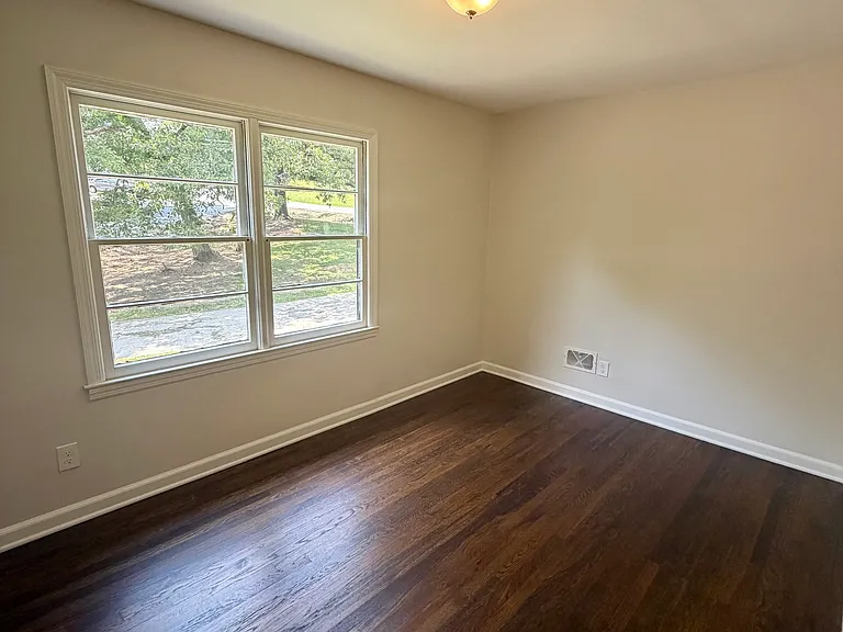 107 Stanley Ter — Photo 26