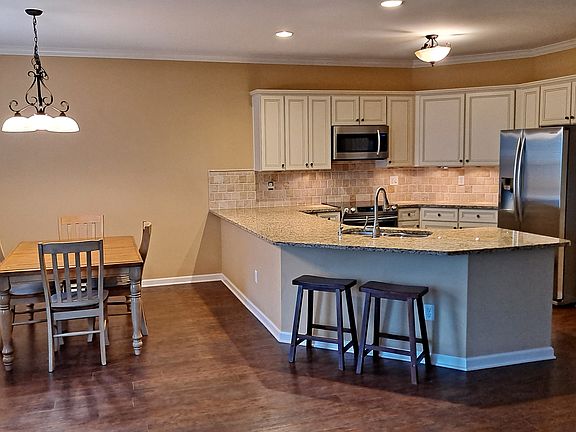 5th image of 2748 Sullivans Trce