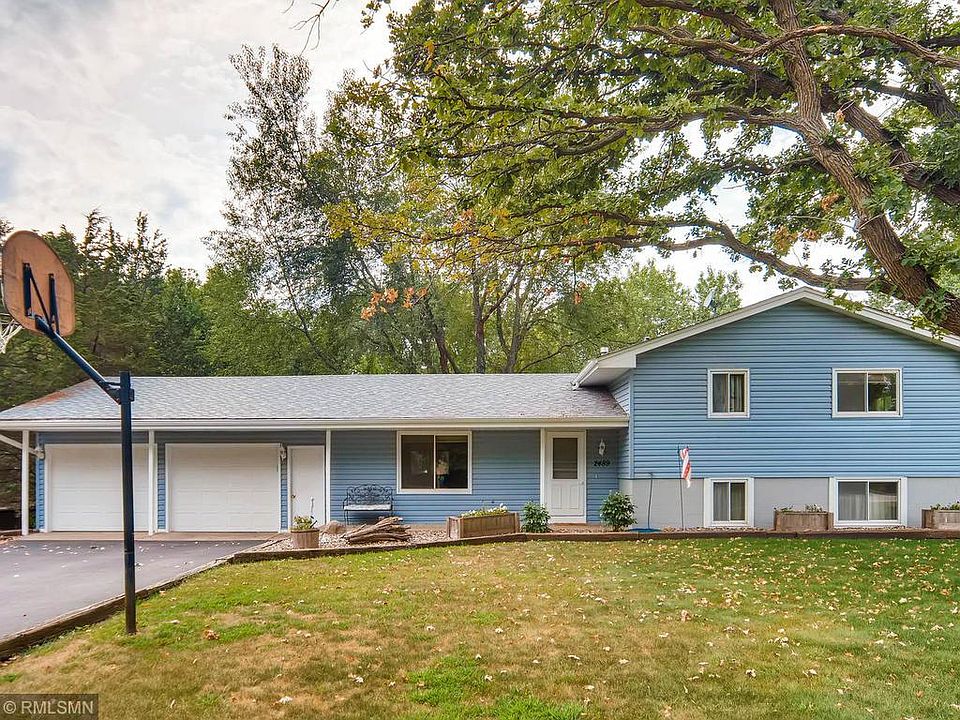 1st image of 2489 McMenemy St