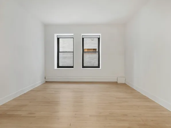 260 West Broadway image 10 of 14