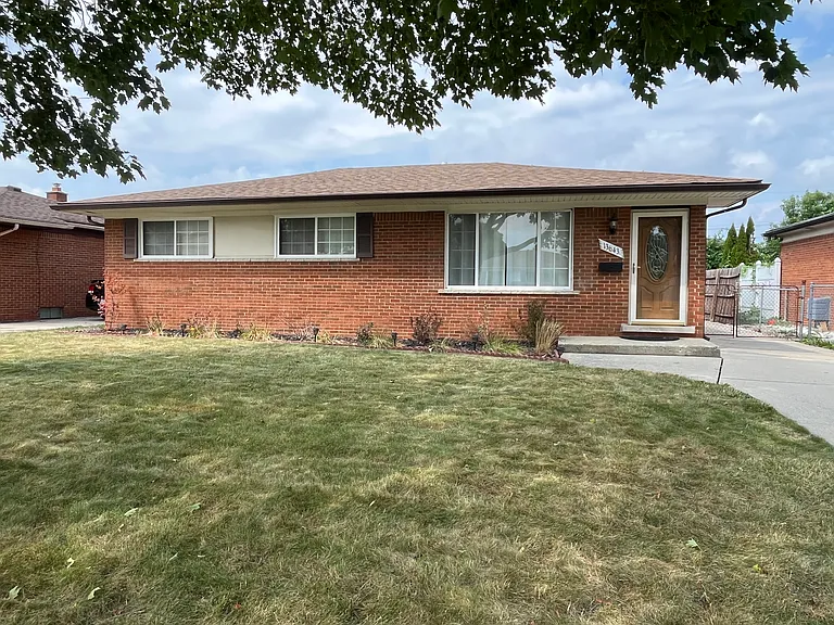 13643 Irvington Ct — Photo 22