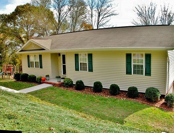 2nd image of 625 Parkway Dr