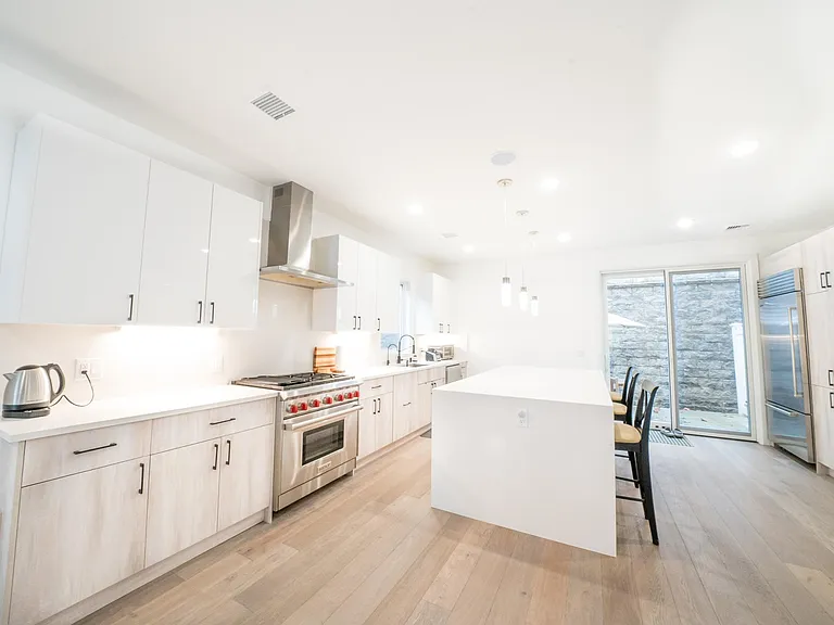 496 Undercliff Ave #3A — Photo 11