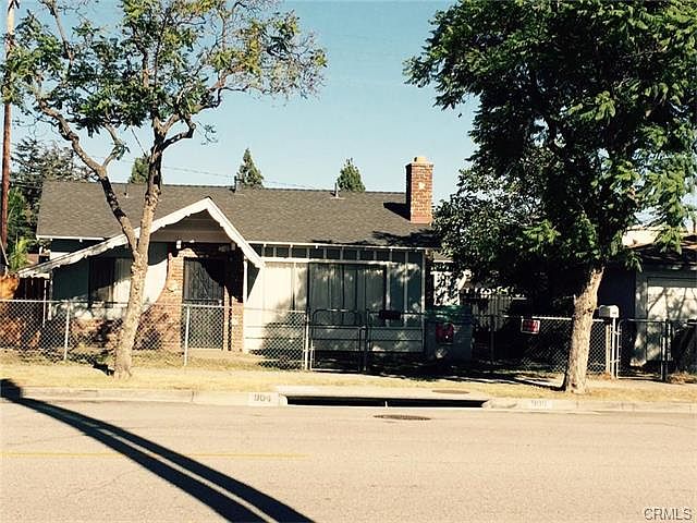 1st image of 904-906 N Angeleno