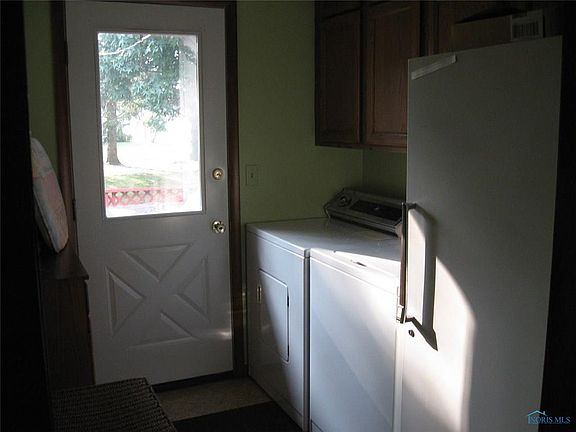 5th image of 1275 S Park Ln