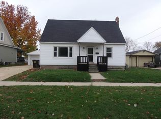 808 S 4th St, Oregon, IL 61061