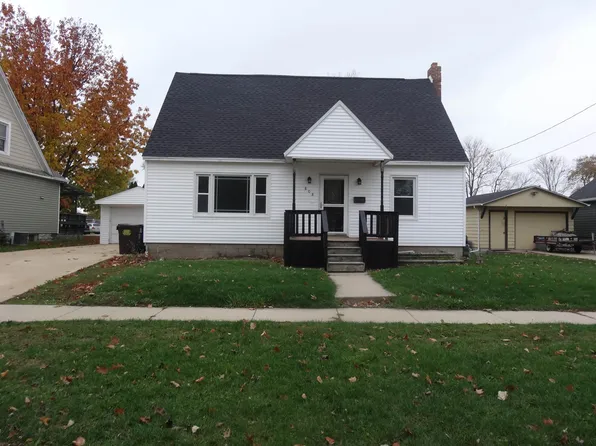 808 S 4th St, Oregon, IL 61061