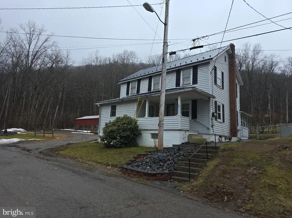 2432 Pine St, Rock Glen, PA 18246