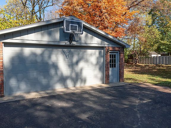 2.5 car garage