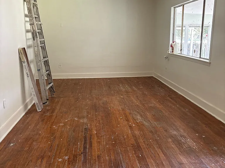 4757 Bank St — Photo 5