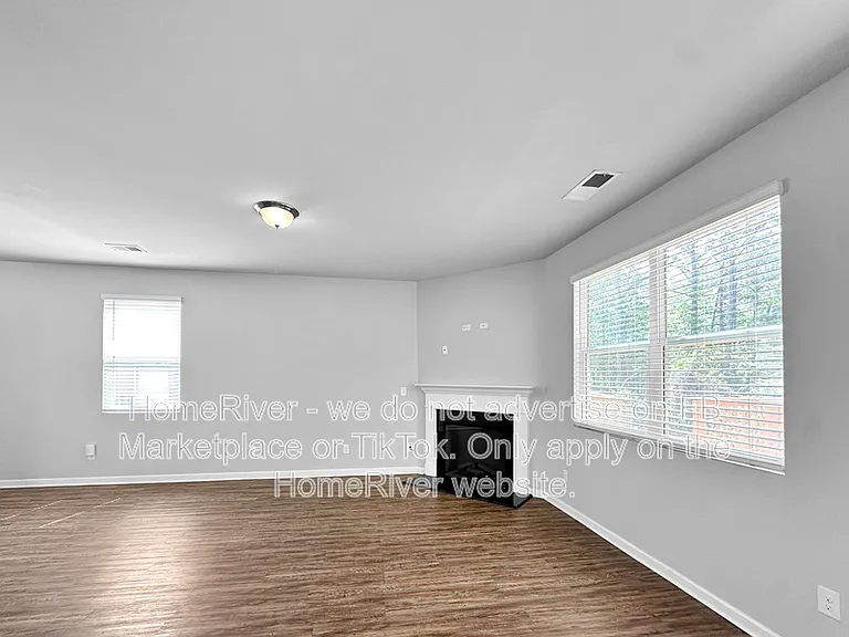 1067 Lear Dr — Photo 6