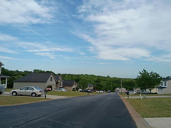 5th image of 920 Echo Ridge Dr