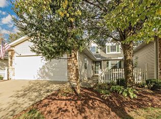 955 Grand View Ln, Aurora, OH 44202