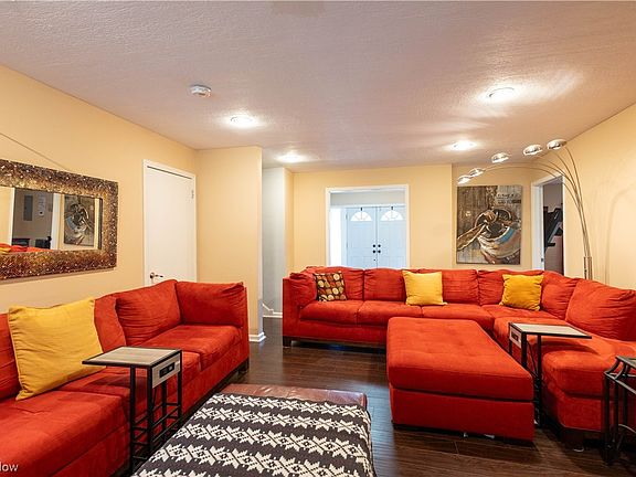 3rd image of 17379 S Meadowpark Dr