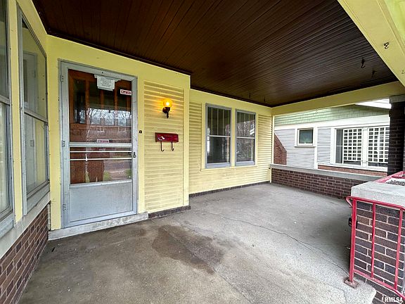 3rd image of 1109 N Bourland Ave