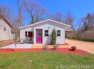 1108 Kusterer Dr NW, Grand Rapids, MI 49534