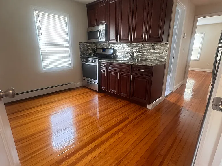 39 Case Ave #2 — Photo 2