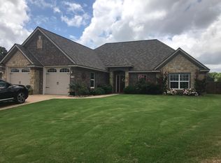 716 Linus Ln, Lindale, TX 75771