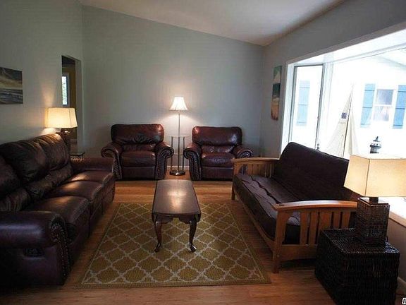 4th image of 170 Dogwood Ln