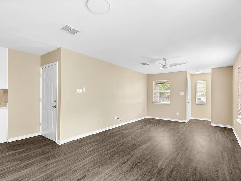 8103 Willet Trl — Photo 3
