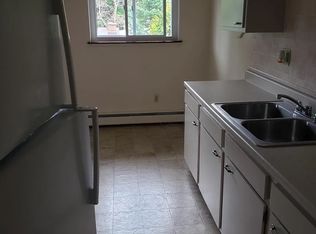 125 E Saginaw Hwy APT 8, Grand Ledge, MI 48837