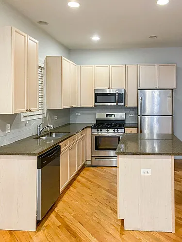 2728 N Wayne Ave #1 Photo 1