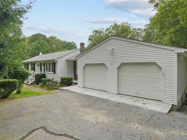 271 Laurel Ln, South Kingstown, RI 02892
