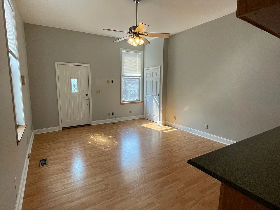 Lower unit - living room