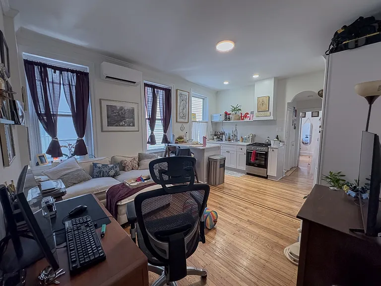 1223 N Franklin St #2R — Photo 8