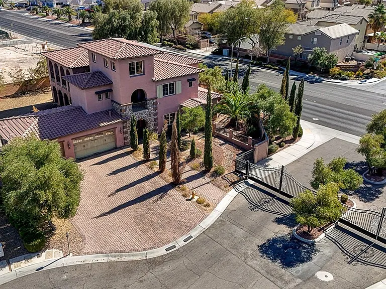 8490 Via De Bellasidra Ct — Photo 91