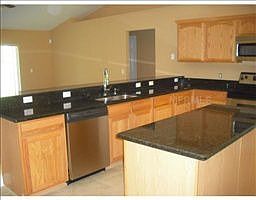 5th image of 728 Toulon Dr