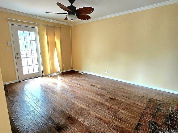 4th image of 1010 Patricia Ln