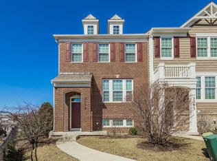 3279 Coral Ln, Glenview, IL