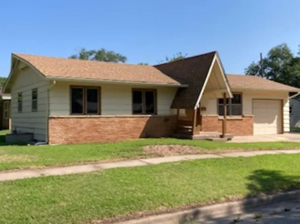 2262 W Manhattan Dr, Wichita, KS 67204