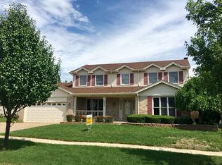 633 Stuart Dr, Carol Stream, IL 60188
