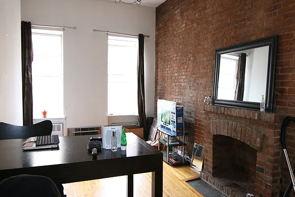 Rented by America Mecca Realty LLC | media 10