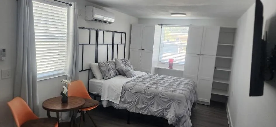 2 bed, 2.0 bath, 1460 sqft, $2,140 — Photo 3