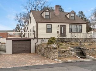 150 Roundhill Dr, Yonkers, NY